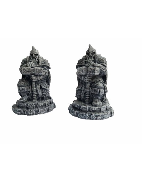 Ziterdes - Dwarf statues with hammer kneeling